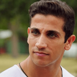 It looks like Indiana catches the eye of Firass Dirani who plays Justin Baynie Image Source: Channel Nine 