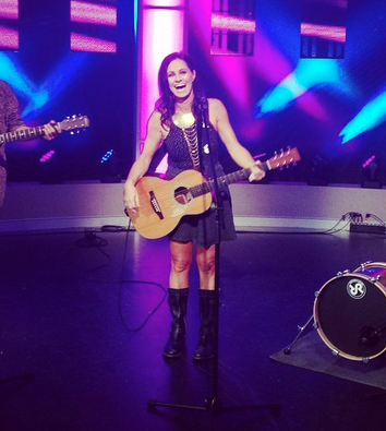 Image Source: Kasey Chambers Instagram 