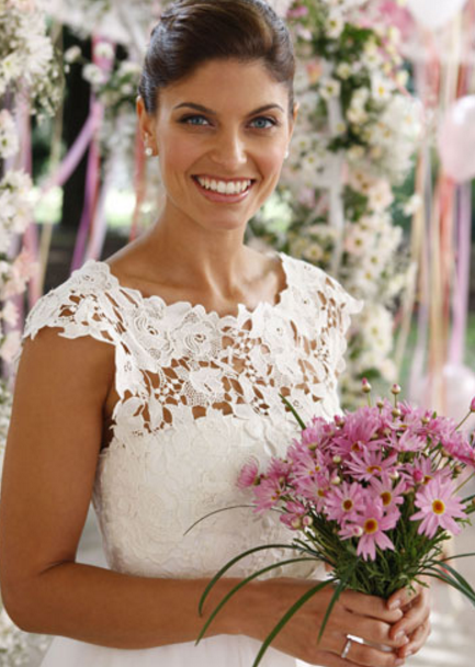 Zoe's frock featured a delicate laced bodice to complement her petite upper frame Image Source: Channel Seven 